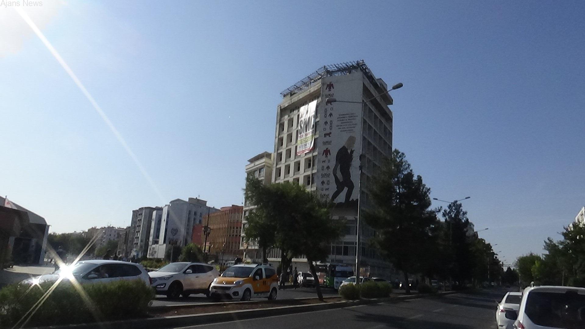 Diyarbakır orduevi evi yıkılıyor