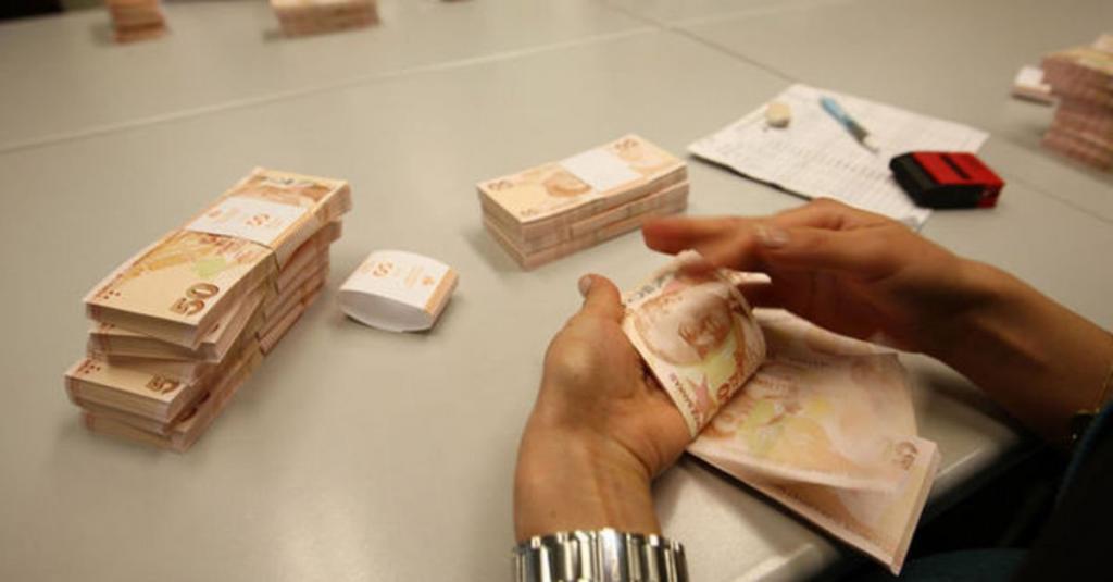 Asgari Ücretli Kuruşunu Sayarken, Milyarlık Borçlar Nasıl Eriyor?