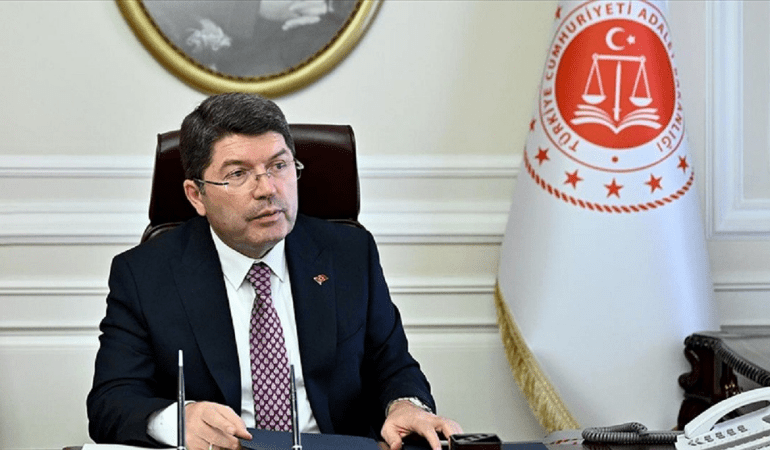 Bakan Tunç’tan Gençlere IBAN Uyarısı: “Hesap Numaranızı Kimseye Kullandırmayın!”