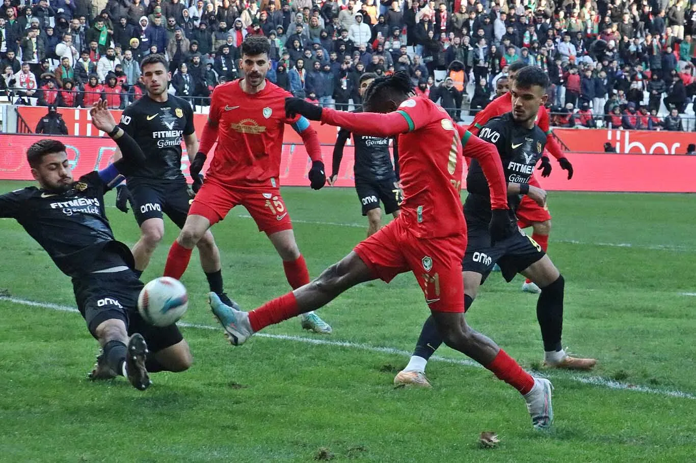 FIFA’dan Amedspor’a Şok Karar: Süresiz Transfer Yasağı Getirildi!