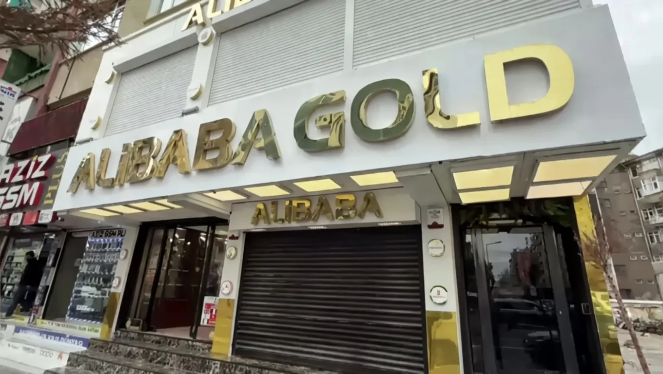 Diyarbakır’da Kuyumcular Hedefte: Sur’da Soygun, Yenişehir’de Silahlı Saldırı!