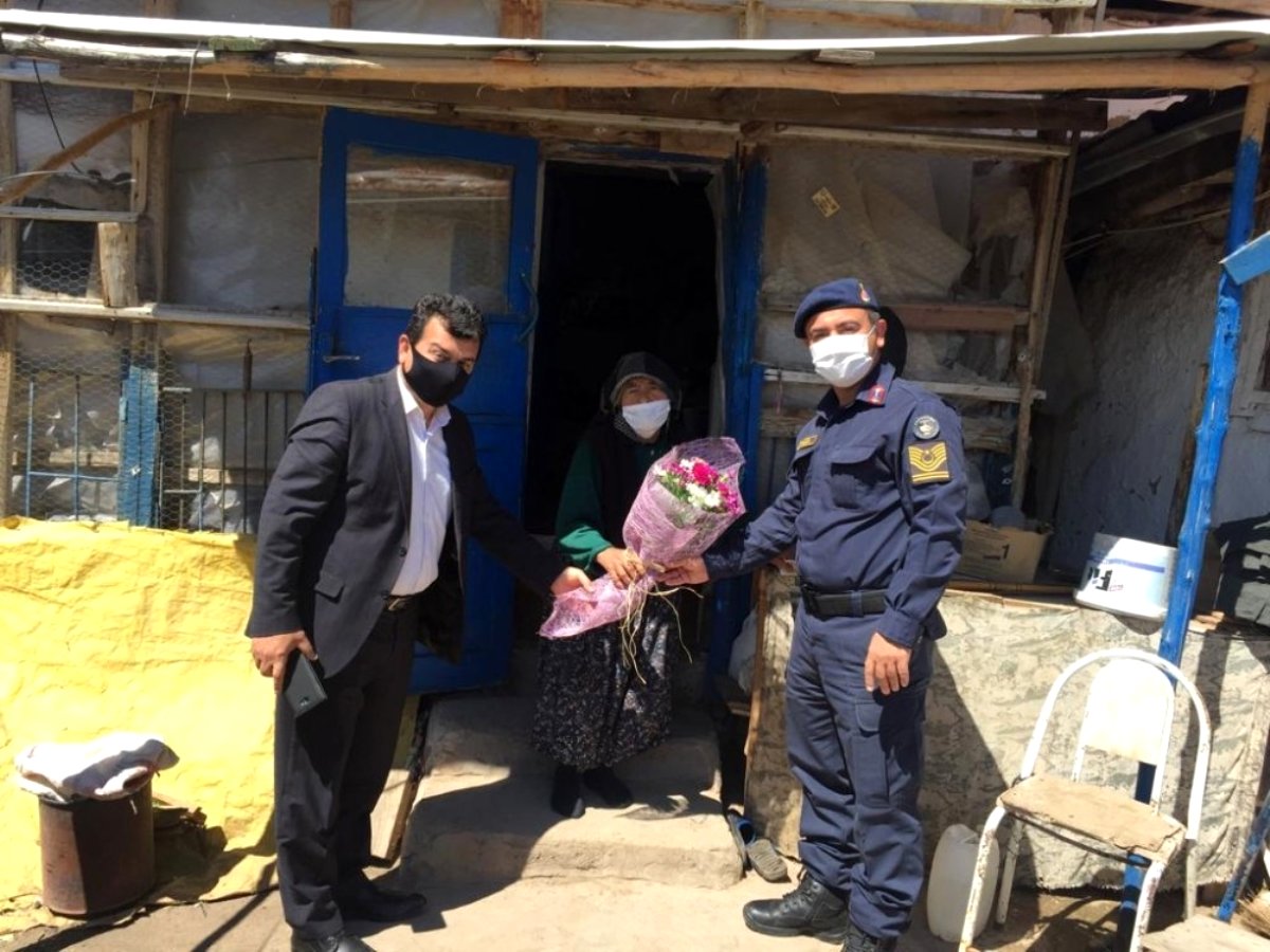 Jandarma dan şehit annelerine ziyaret