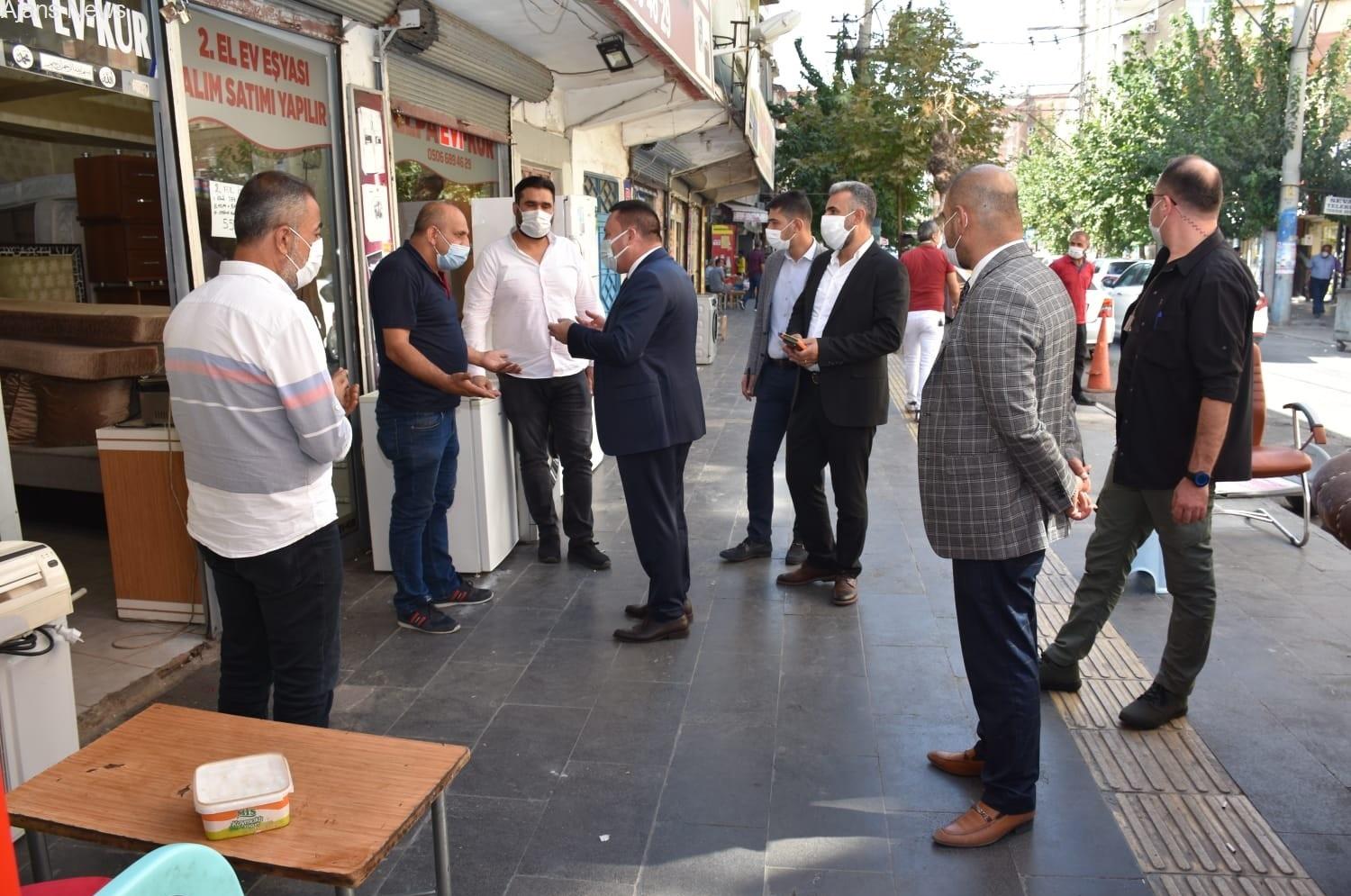 Karantinadan çıkan Başkan Beyoğlu vatandaşlarla buluştu