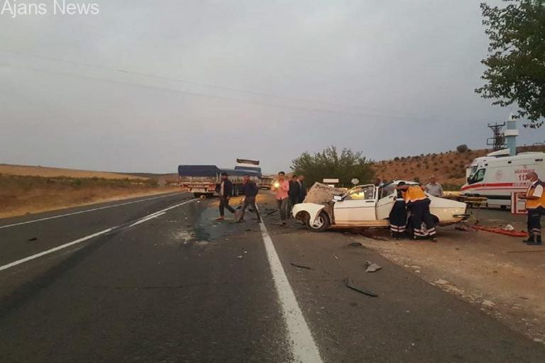 Urfa’da tır kazası: 2 ölü, 1 yaralı