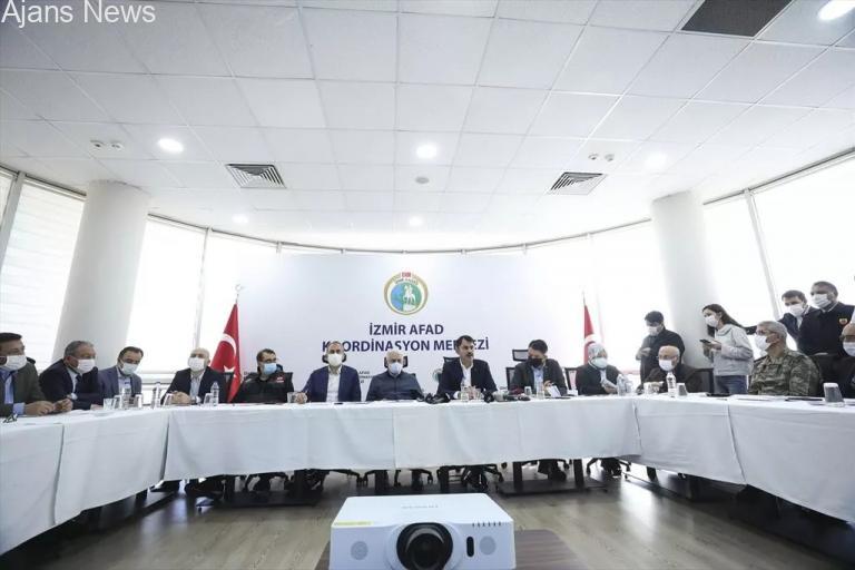 “Şu ana kadar 100 vatandaşımızı sağ olarak kurtardık”