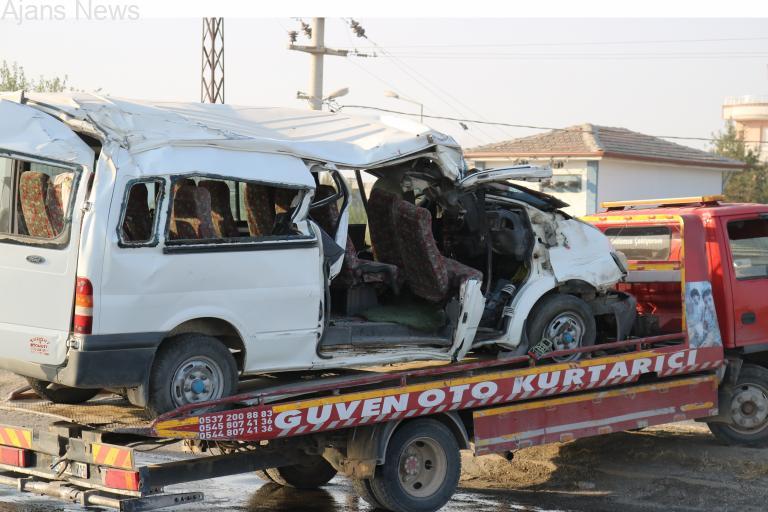 Diyarbakır Batman yolunda kaza:2 ölü, 6’sı ağır 20 yaralı