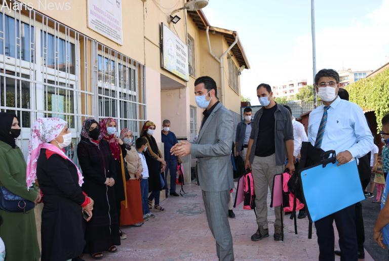 Yenişehir Belediyesi 5 bin 300 öğrenciye kırtasiye desteği