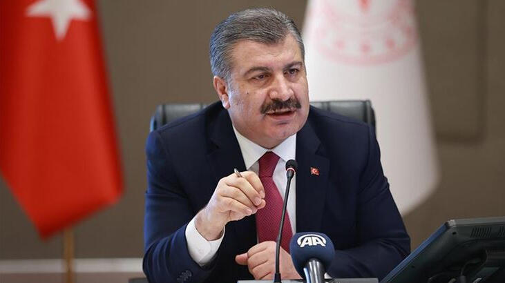 Fahrettin Koca’dan gençlere Covid-19 çağrısı