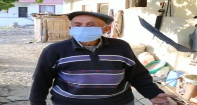 TUNCELİLİ YAŞLILARDAN “EVDE KALIN” ÇAĞRISI