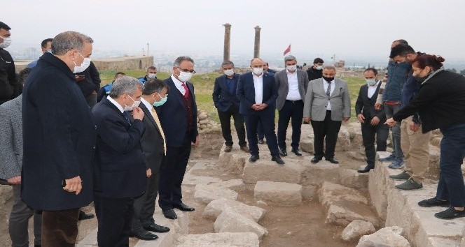 ARKEOLOGLAR EDESSA KRALLIĞININ SARAYININ PEŞİNE DÜŞTÜ