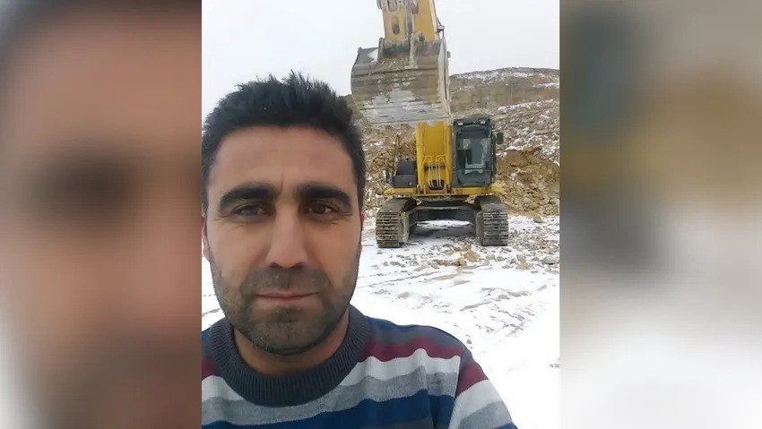 Üzerine kepçe devrilen işçi öldü