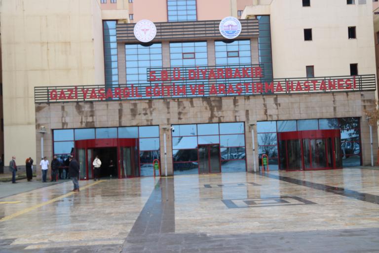 Diyarbakır’da sağlık çalışanlarına aşı yapılıyor
