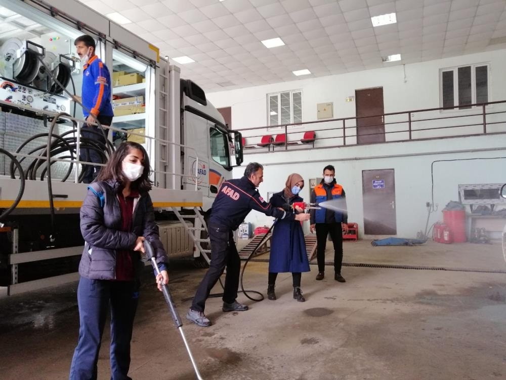 Diyarbakır AFAD gönüllülerine teorik ve uygulamalı eğitim verildi