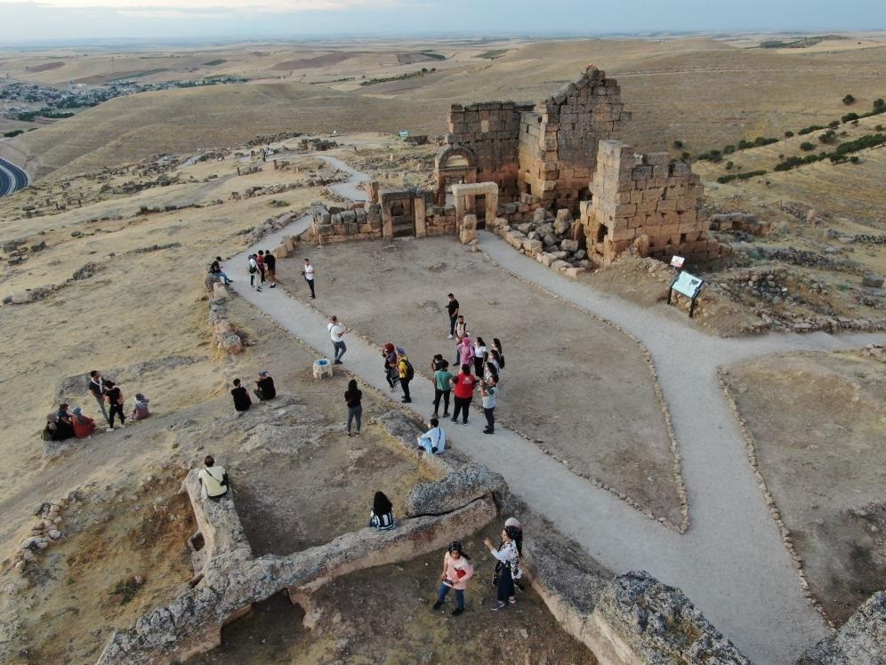 Zerzevan Kalesi 7 günde 5 bin ziyaretçi ağırladı