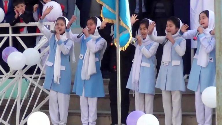 Afganistan’da kız öğrencilerin şarkı söylemesi yasaklandı