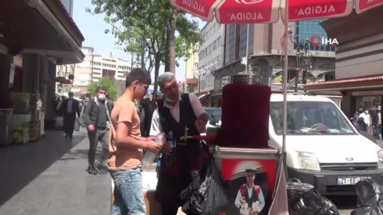 Ramazan ayının vazgeçilmezi meyan şerbeti tezgahta yerini aldı