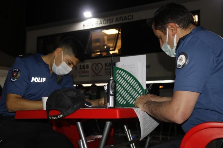 Diyarbakır Emniyeti’nden Kızılay’a kan bağışı