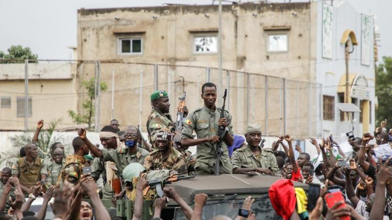 Mali’de ordu darbe yaptı