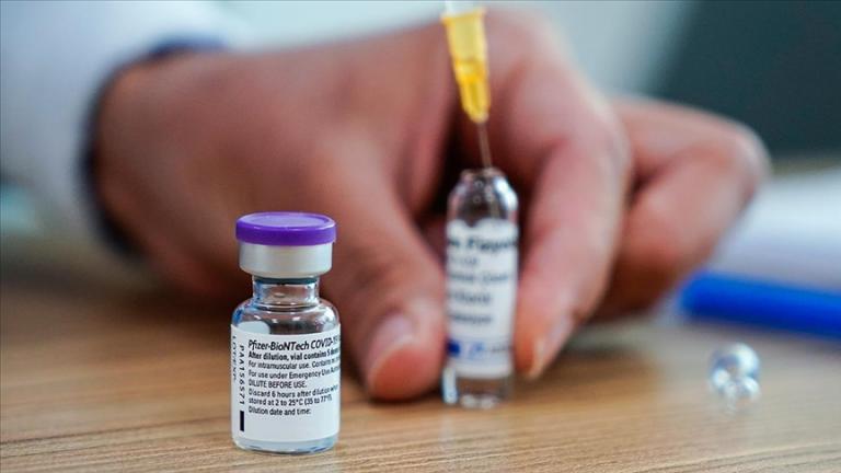Türkiye BioNTech-Pfizer aşısından anlaşma imzaladı