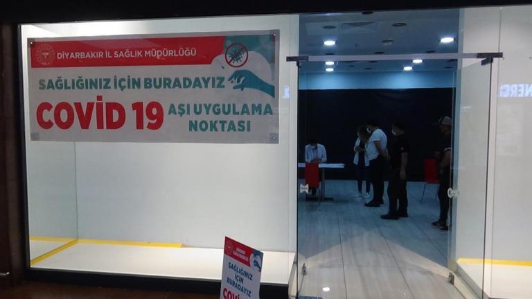 Covid 19 aşısı Ceylan Karavil Park AVM’de randevusuz başladı