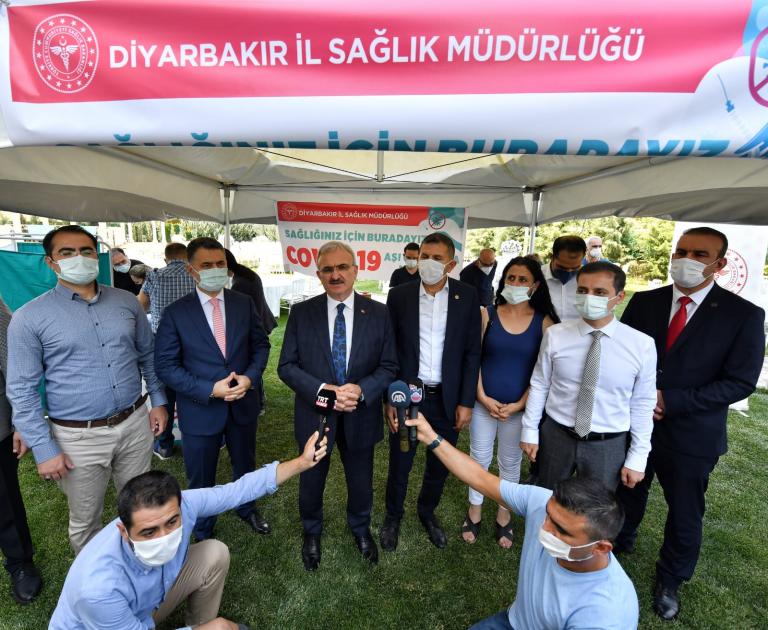 Karaloğlu: Aşı konusunda herkesin hassas davranması lazım
