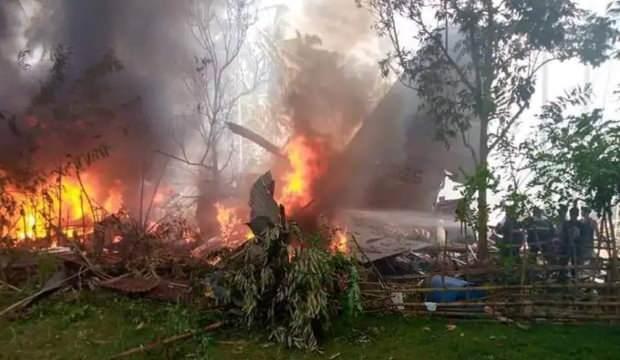 Filipinler’de 85 kişiyi taşıyan askeri uçak düştü