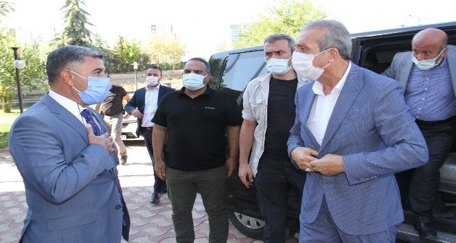 AK Parti Diyarbakır Milletvekili Eker, DTB Başkanı Yeşil ile bir araya geldi