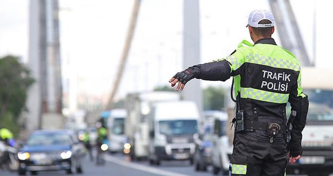 Trafikte hem taşıtlara hem yolculara yeni kurallar geldi￼