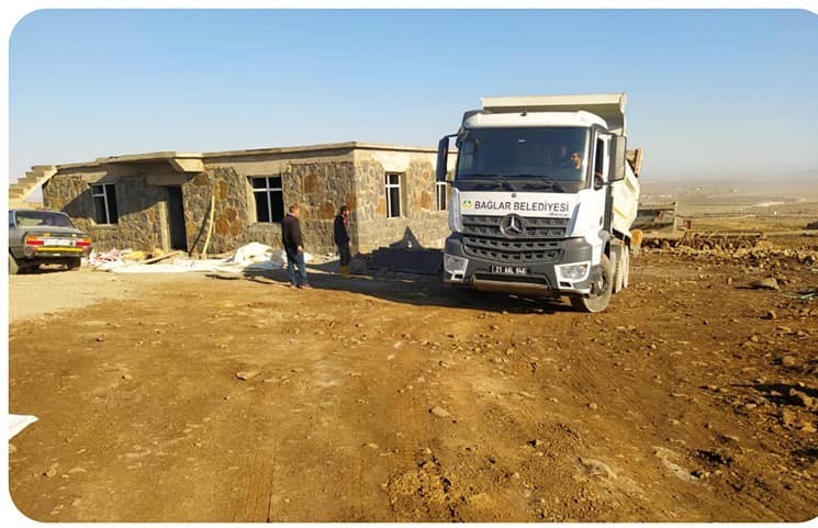 KIRSAL MAHALLENİN MEZARLIK VE PARK YOLUNA YOL HİZMETİ