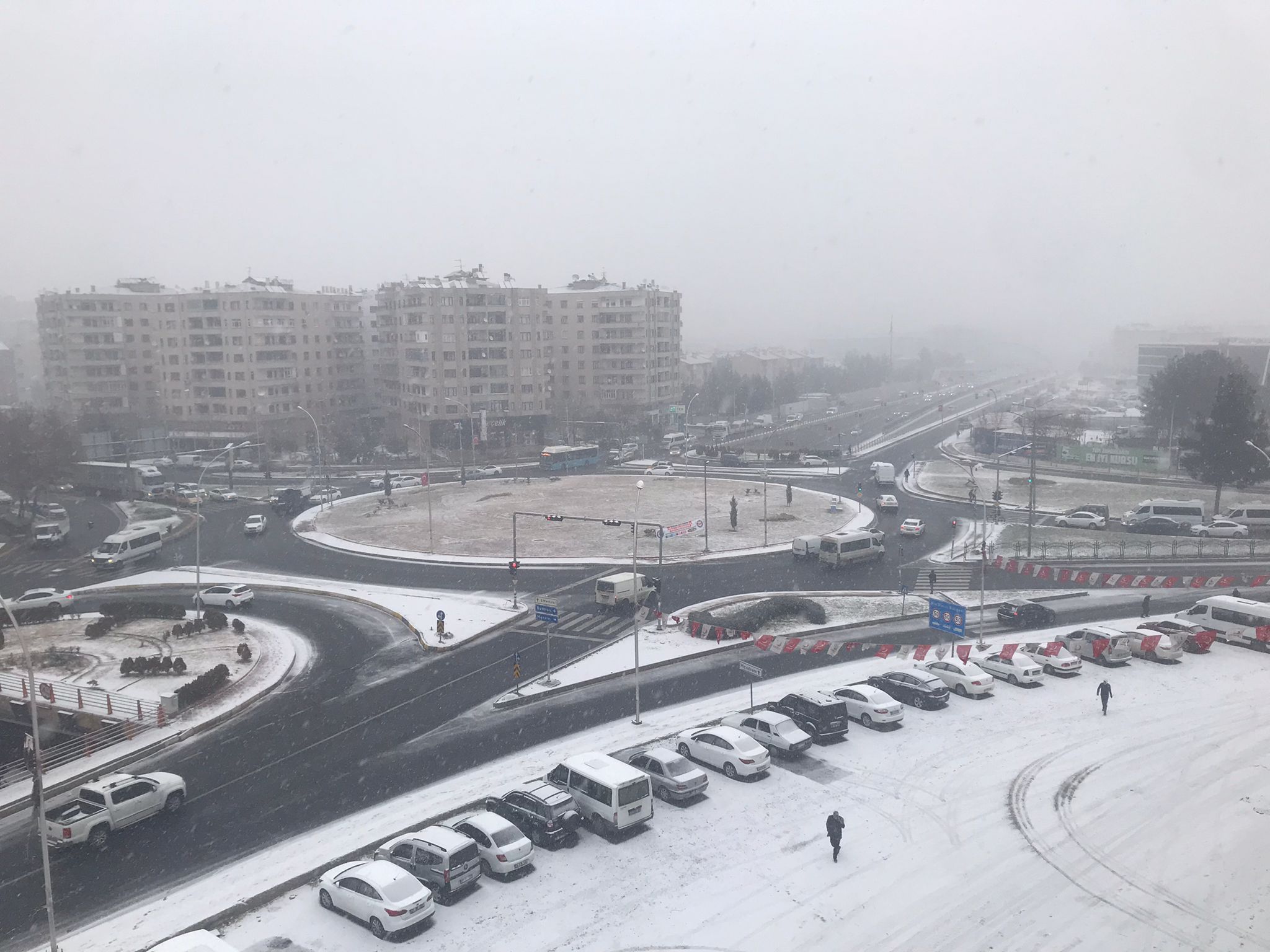 BEYOĞLU’NDAN BELEDİYE EKİPLERİNE KAR TALİMATI: Bu gece uyumak yok