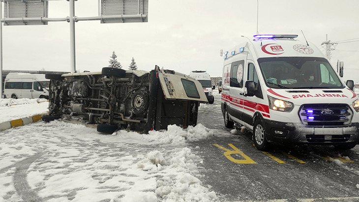 Konya’da feci kaza! İşçi servisleri çarpıştı: 14 yaralı
