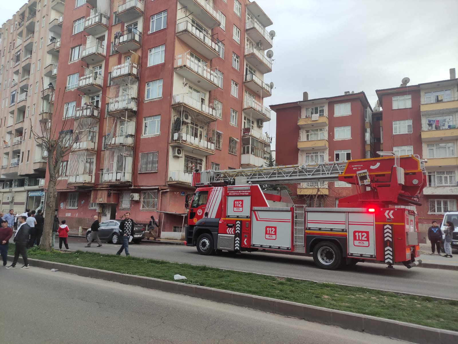 Dıyarbakır’da cinnet: Evini yakmak istedi,intihara kalkıştı