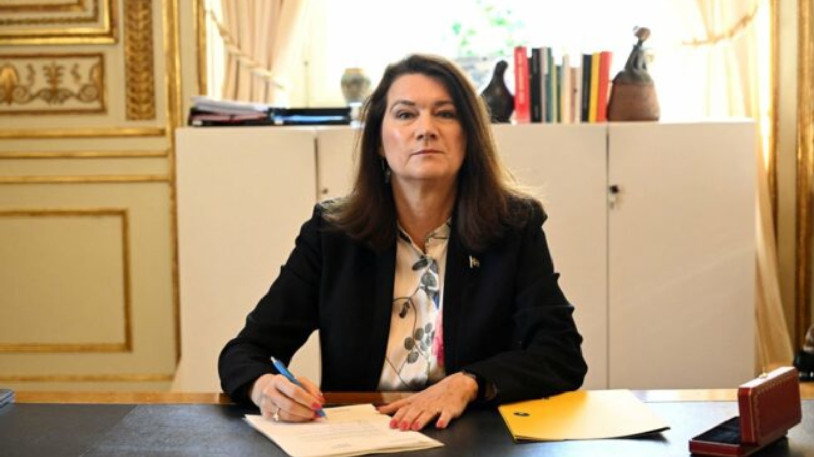 İsveç  NATO’ya başvuru belgesini imzaladı