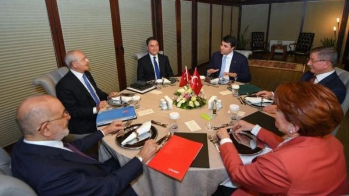 Muhalefet sahaya iniyor!