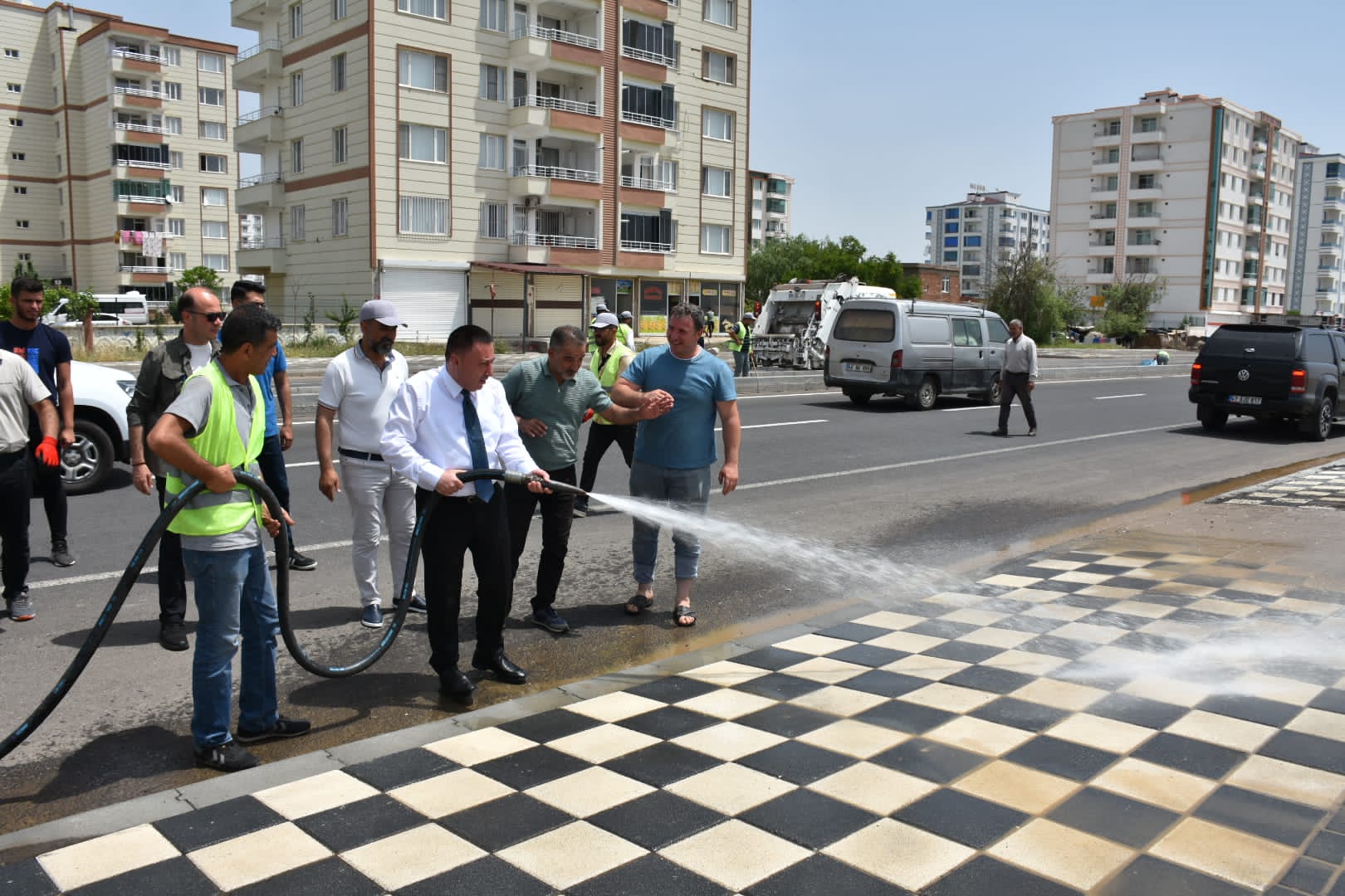 BAŞKAN BEYOĞLU TEMİZLİK ÇALIŞMALARINA DESTEK VERDİ