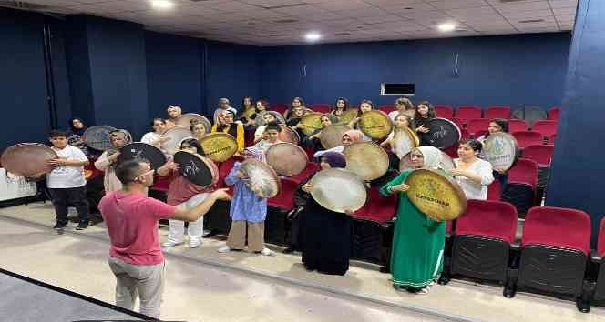 Kayapınar’da gençler ile çocuklar kültür ve sanatla ilgileniyor