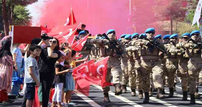 Diyarbakır’da 30 Ağustos zafer bayramı kutlandı