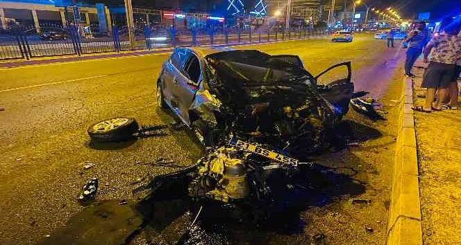 Diyarbakır’da takla atan araçlar hurdaya döndü!