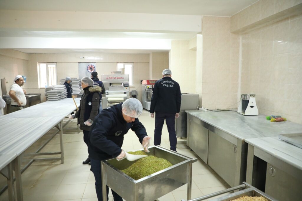 Diyarbakır’da Gıda Skandalı: Kayapınar’da 3 İşletme İfşa Edildi!