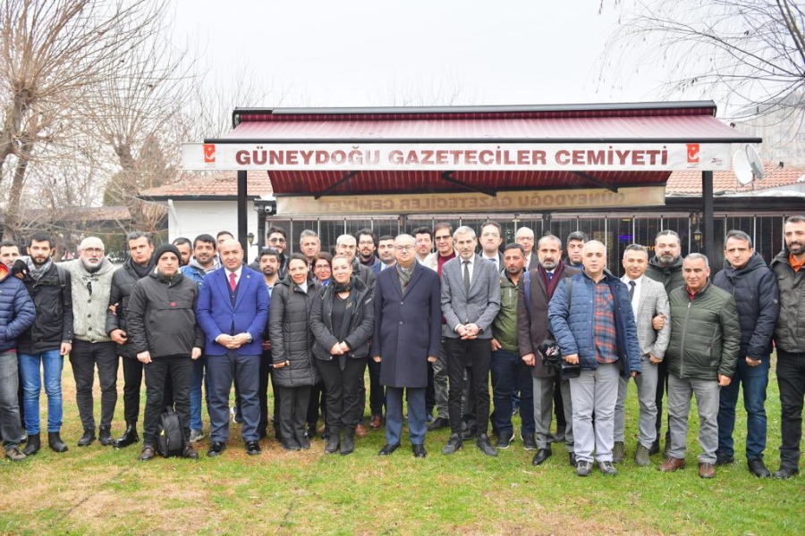 Diyarbakır Valisi, Gazetecilerle Bir Araya Geldi!