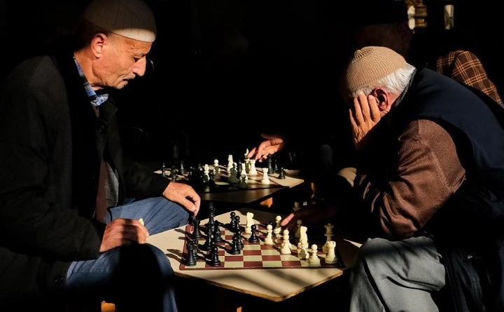 Diyarbakır’da Emeklilerin “Satranç Kahvehanesi”