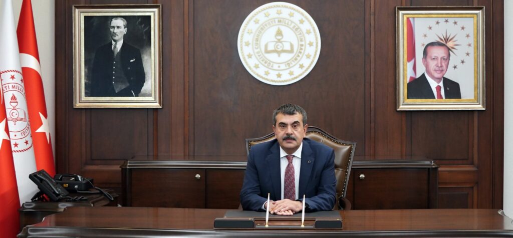 Ara Tatiller Kalkıyor mu? Bakan Yusuf Tekin’den Kritik ‘180 İş Günü’ Açıklaması