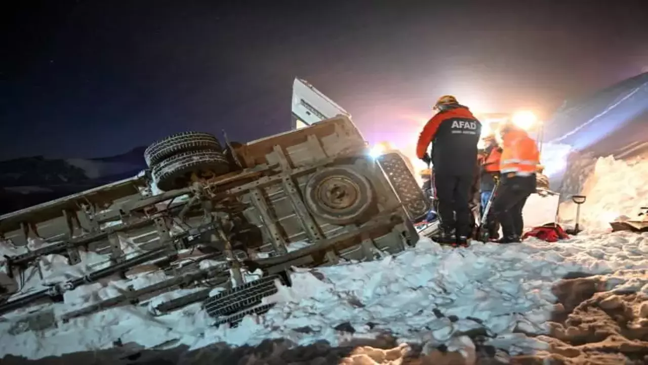 Van’da çığ düştü: 1 ölü, 12 yaralı