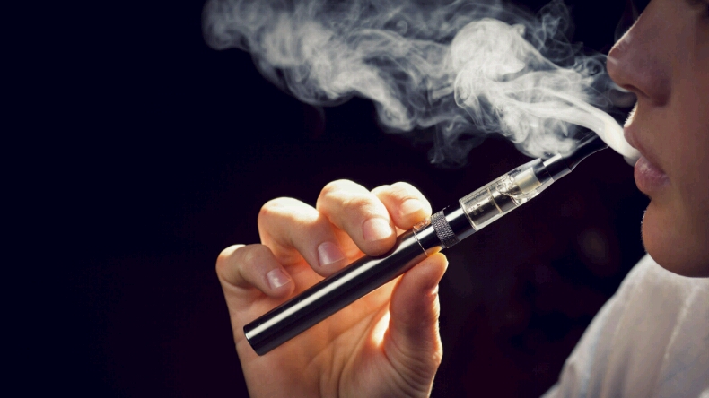 Elektronik sigara yüzünden ciğeri söndü