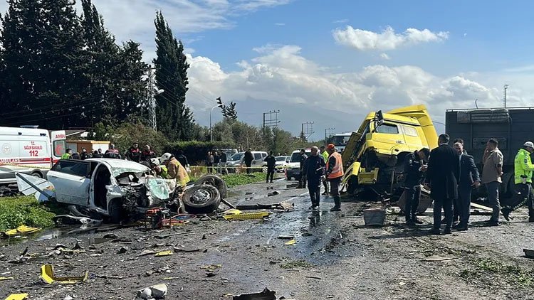Katliam gibi kaza: Aynı aileden 6 kişi öldü