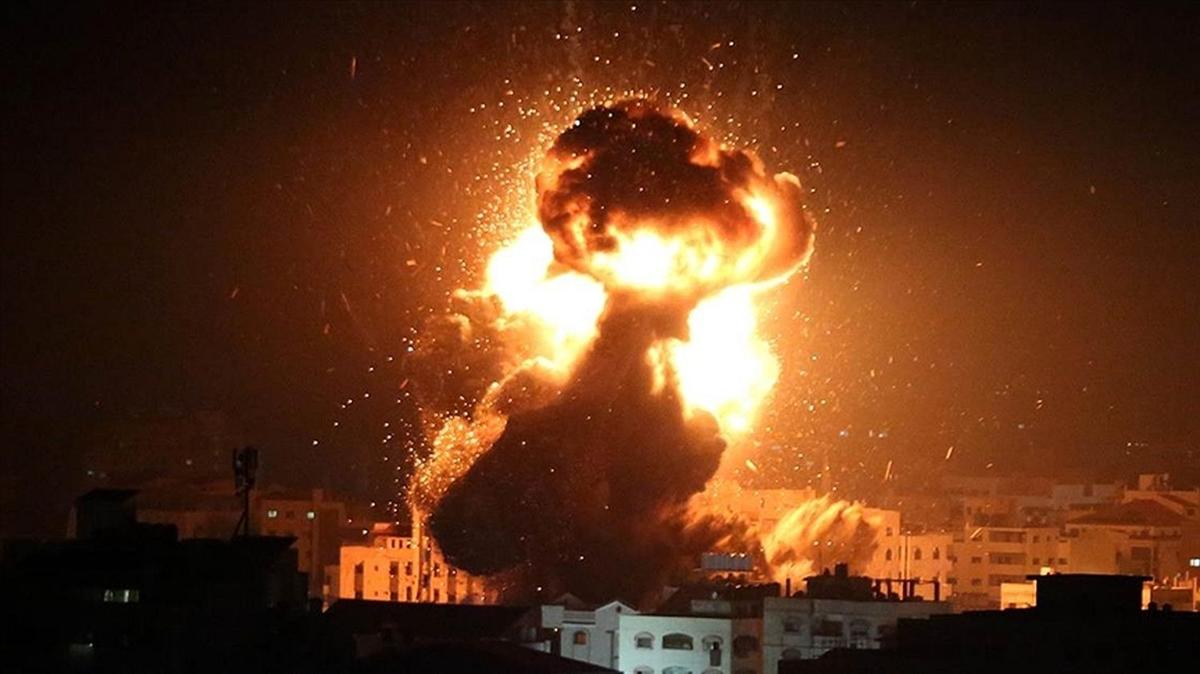 İsrail’den Suriye’nin Tartus ve Lazkiye kentlerine bombardıman