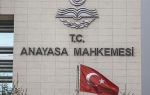 AYM’den Memurlar İçin Emsal Karar: KHK ile Düşürülen Maaş Takibine Hak İhlali