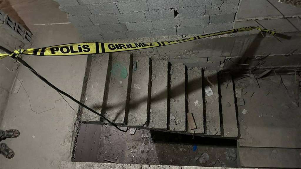 Merdiven boşluğuna düşen inşaat işçisi hayatını kaybetti