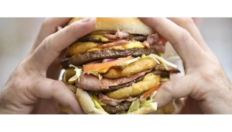 Hamburgerde ‘at eti’ çıktı!