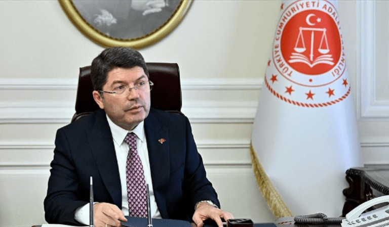 Bakan Tunç’tan Gençlere IBAN Uyarısı: “Hesap Numaranızı Kimseye Kullandırmayın!”